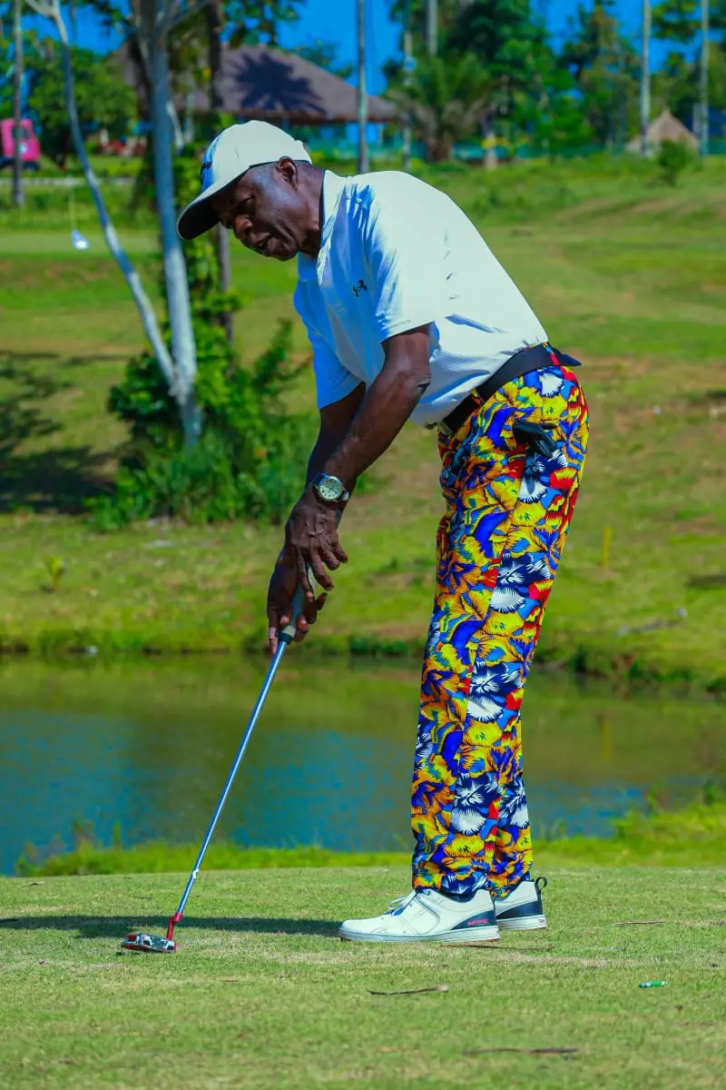 Nibanola Golfer 9