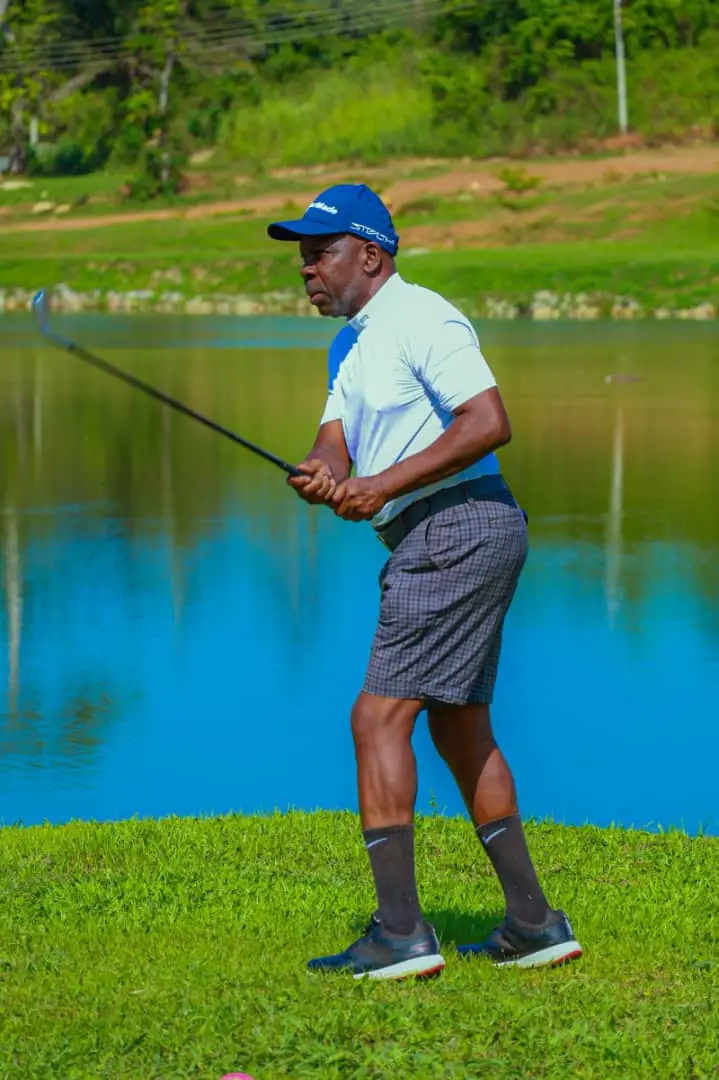 Nibanola Golfer 1