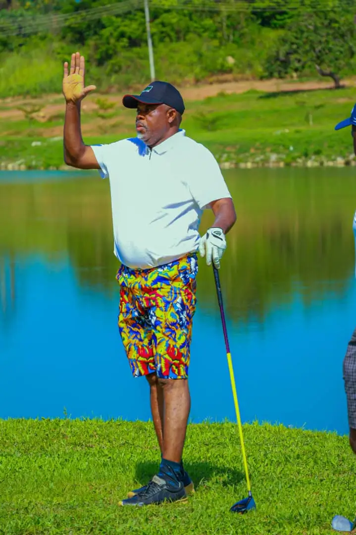 Nibanola Golfer 3