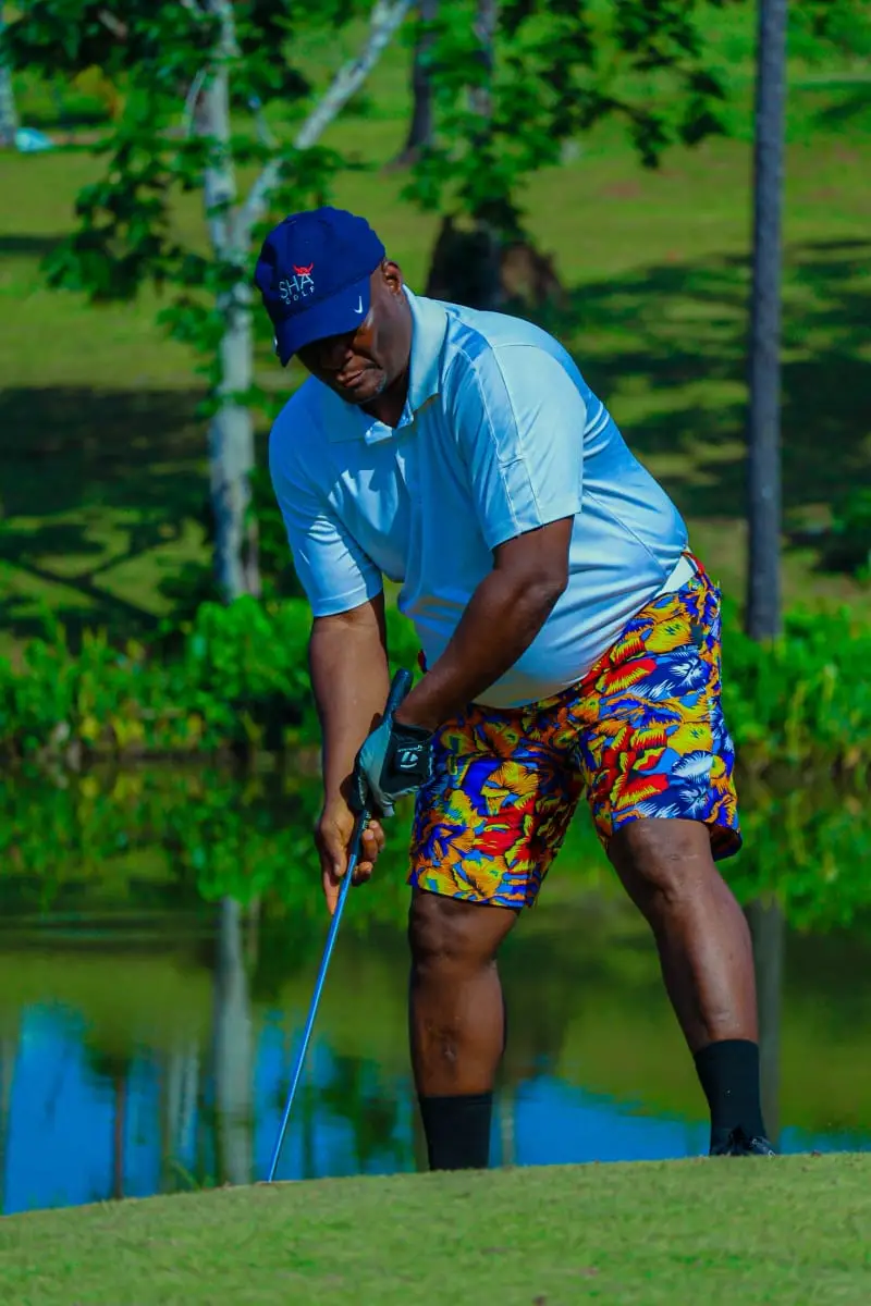 Nibanola Golfer 6